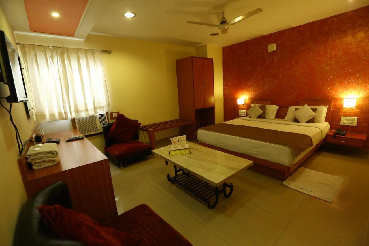 Hotel Paradise อินดอร์ ภายนอก รูปภาพ